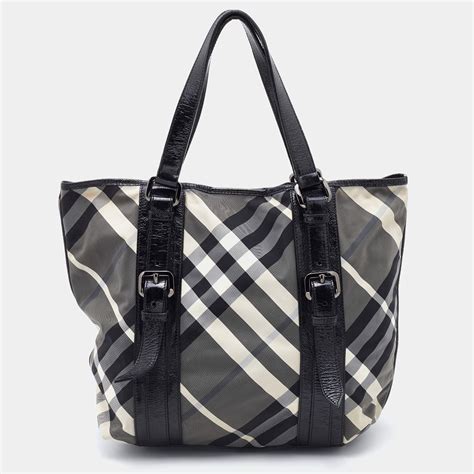 burberry beat check tote|BURBERRY Beat Check Tote Black 683161 .